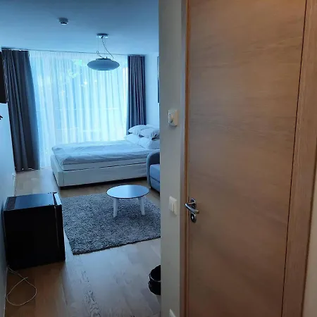 Kena, Rõduga Külaliskorter Aisa 39 Apartahotel 3*